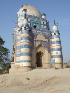 Uch Sharif