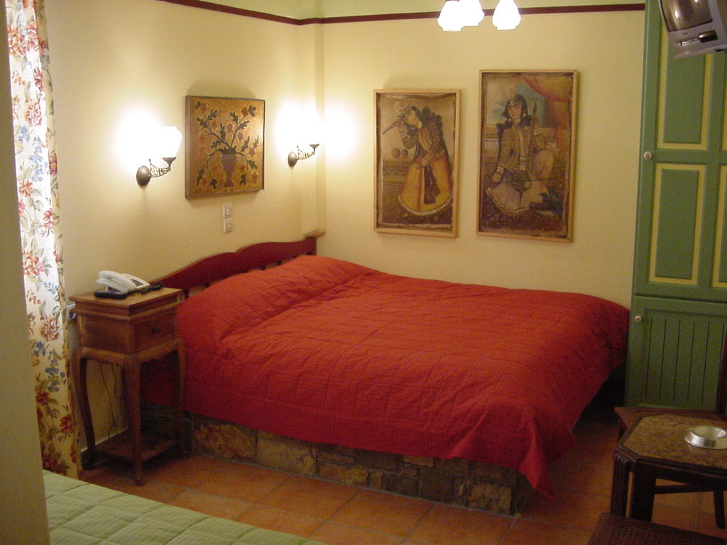 liadromia room interior3