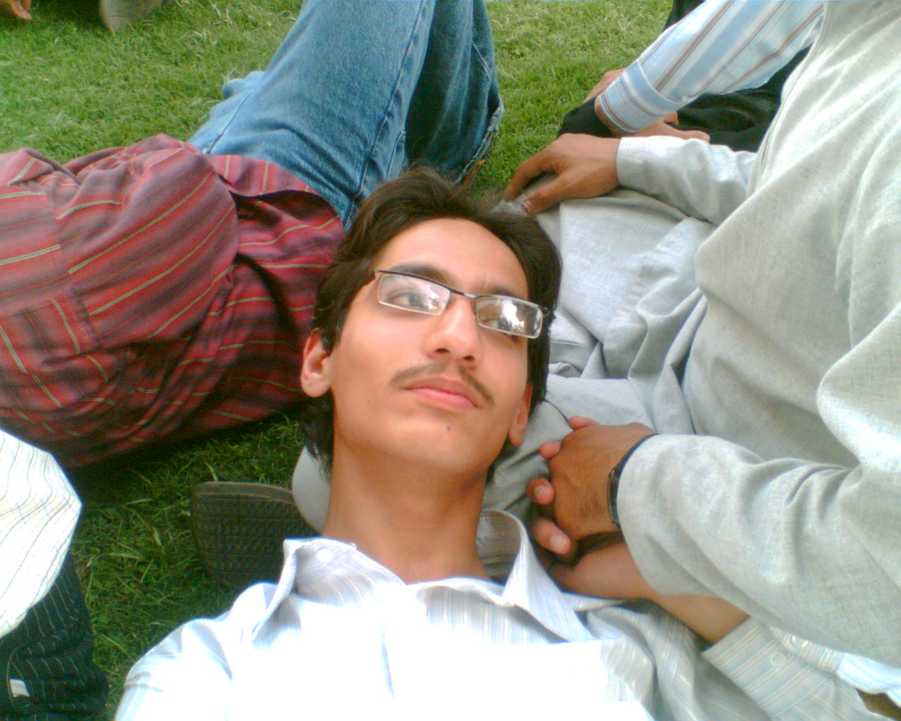 TeRi yAAdooN mEin khoOyA rEhtA HooN.............