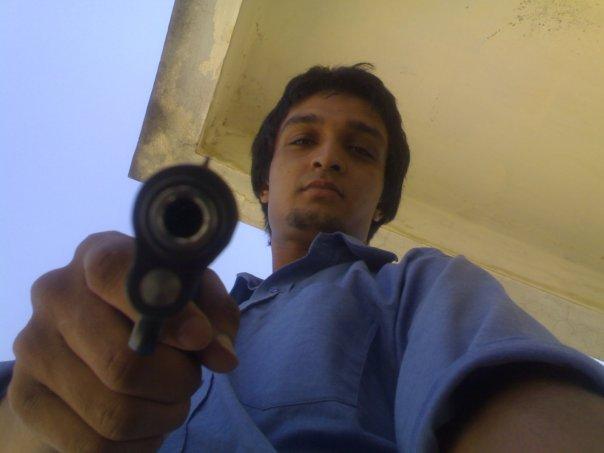 chall bachyy kalma parh la..... ;-)