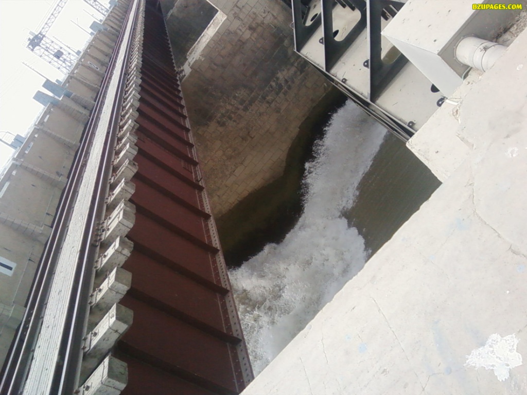 Flow of Wter near Train Path.