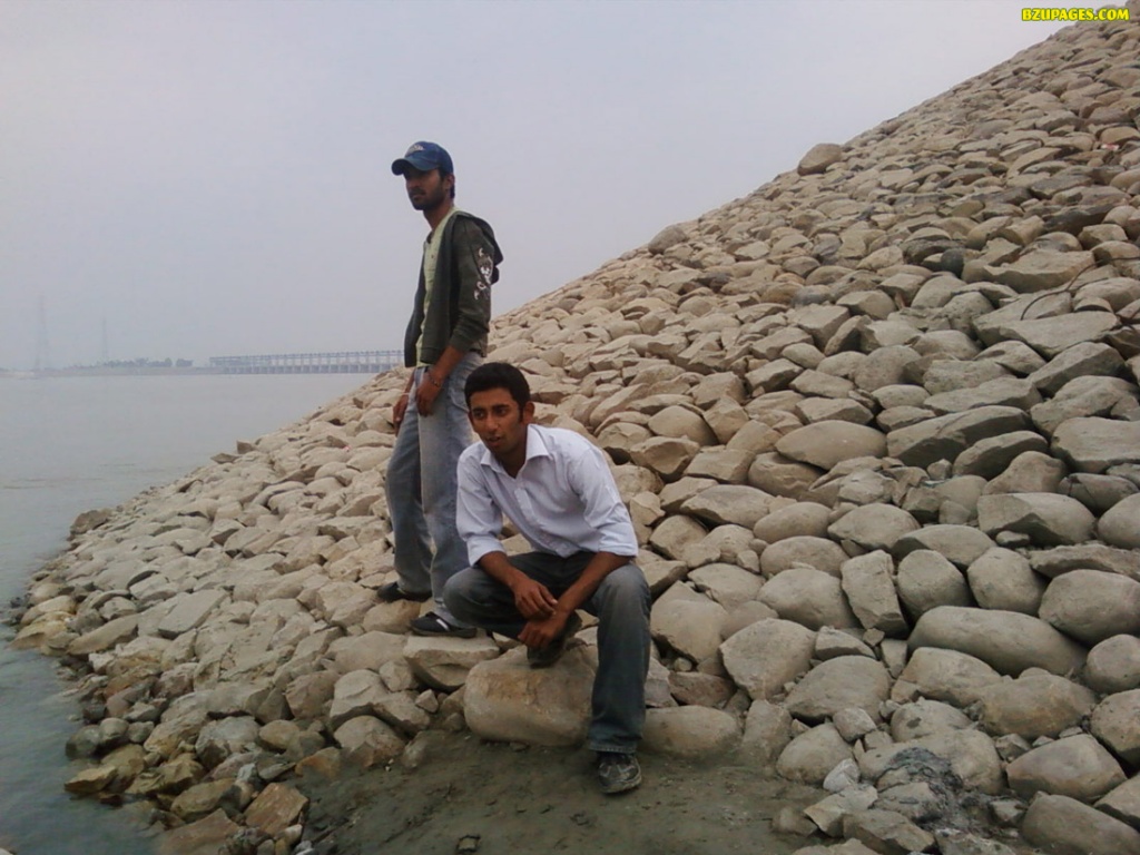 Imran and Taha Pic by Shah rukh from Boot