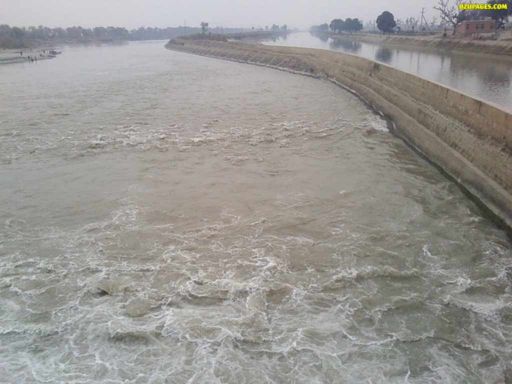 Two Canals at Taunsa barrage