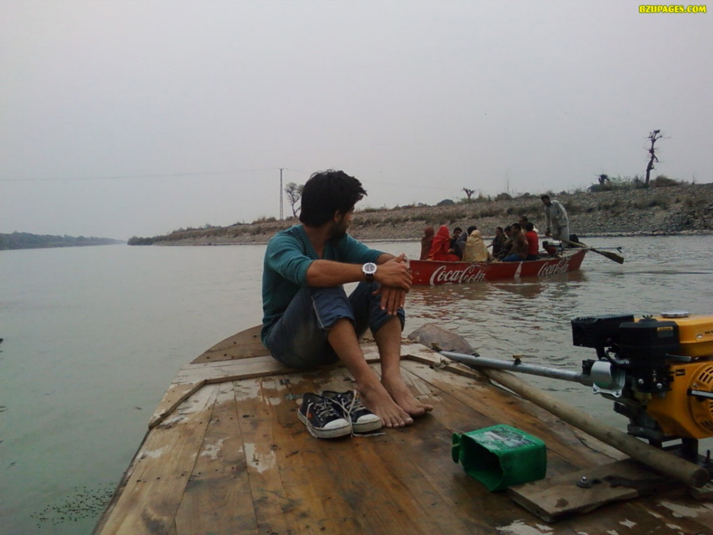 Bukhti looking another boot