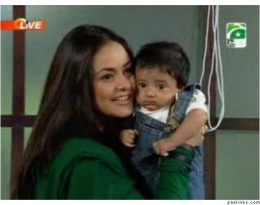 nadia khan with her son
