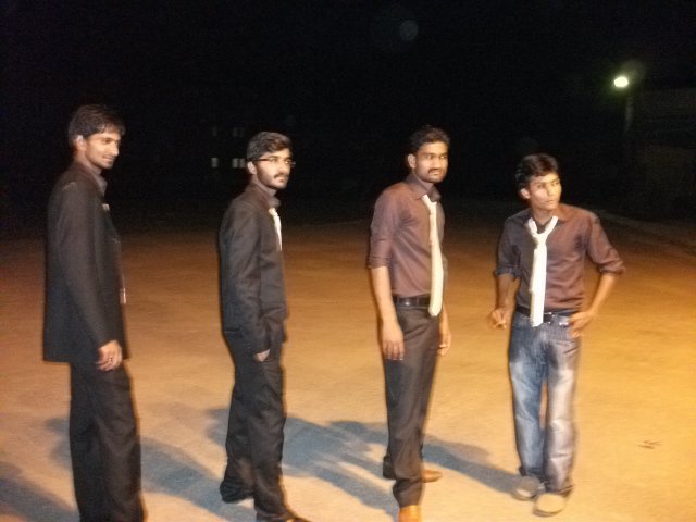 Irfan Sheikh with friends..  (Annual Dinner IT 2011