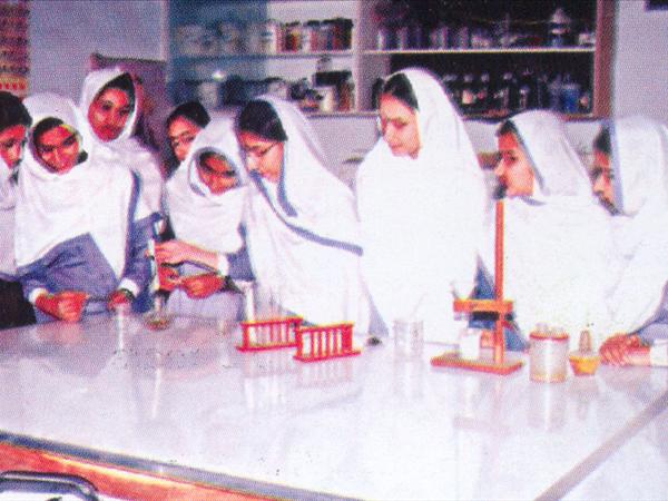 Ace Institute of Health Science Students in Labortary