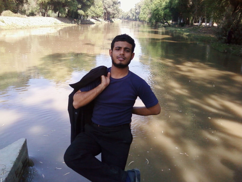 O ay kahan kharay ho bhai...