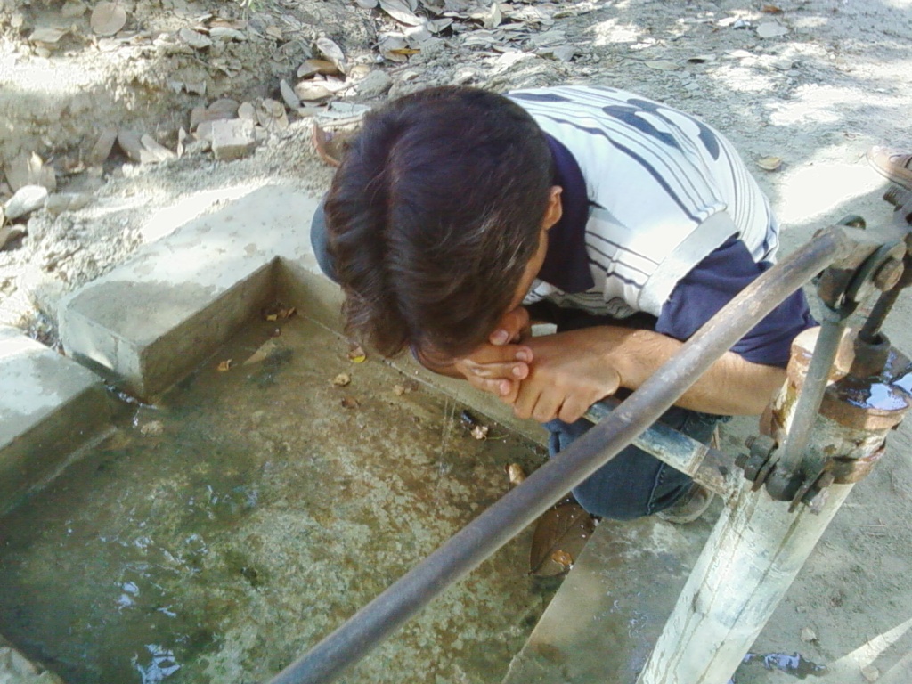 Ahmad ... Apni Piyas bhujhatay ho ay....