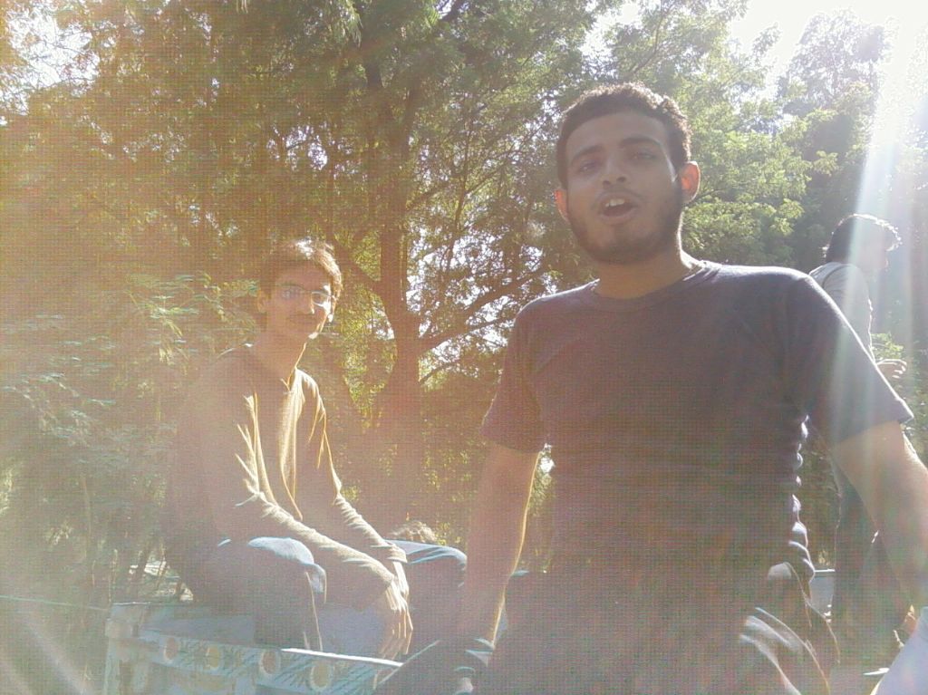 Shmsa and Shery on Tractor Traali