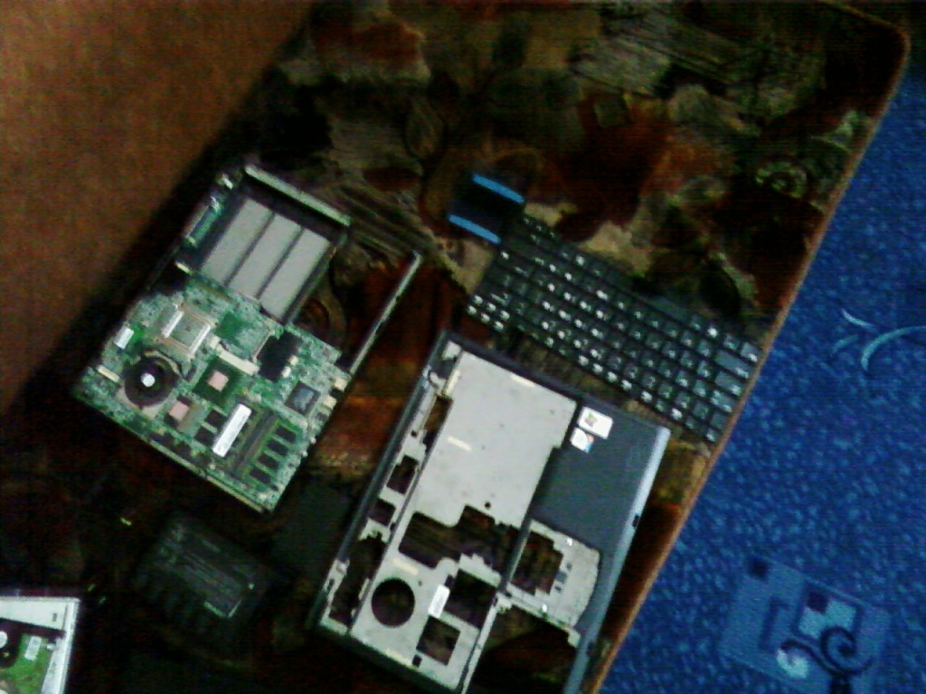 My full laptop beechara :(